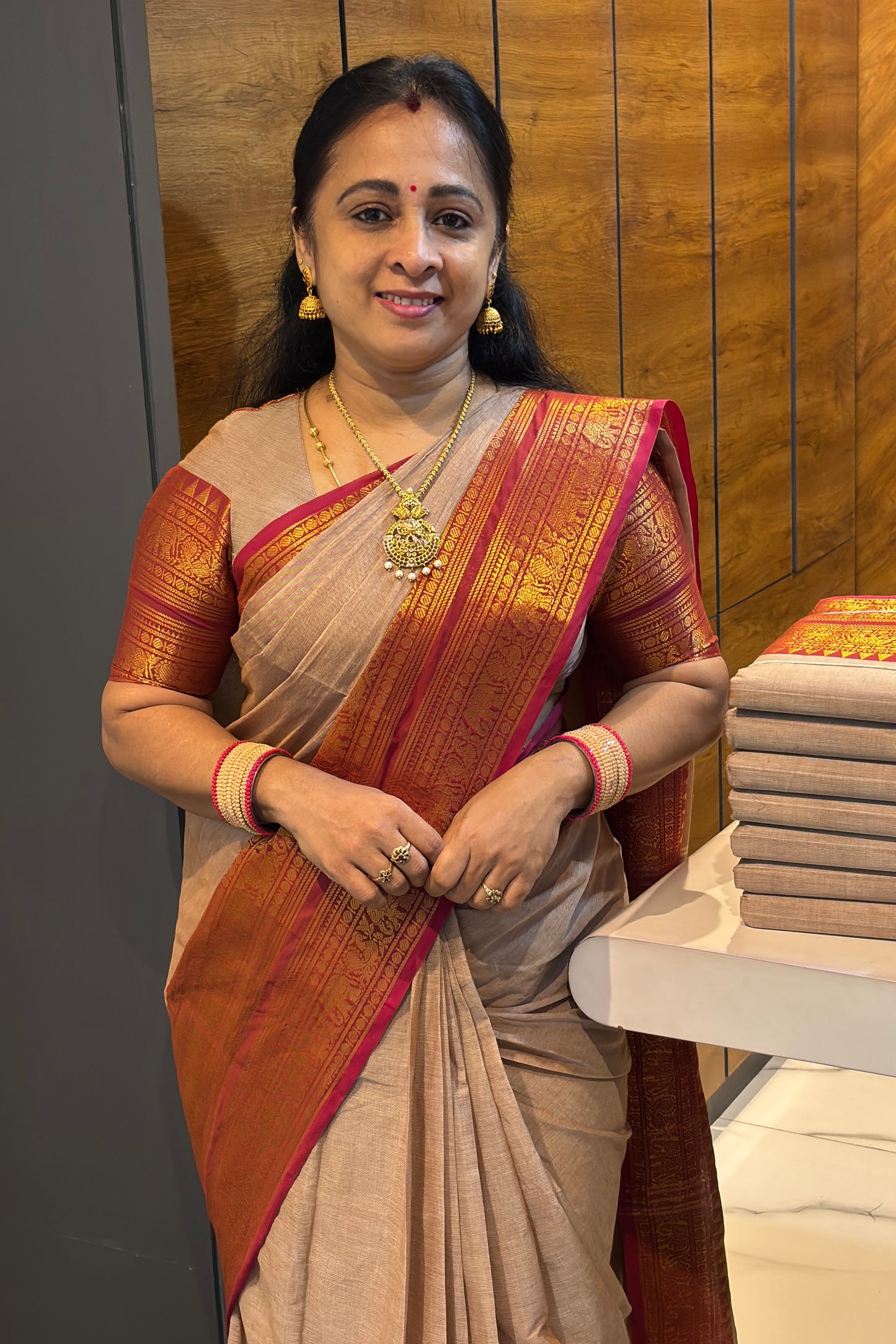 Meenakshi -Premium Kanchi Cotton Saree - Cream With Rose | MCK87