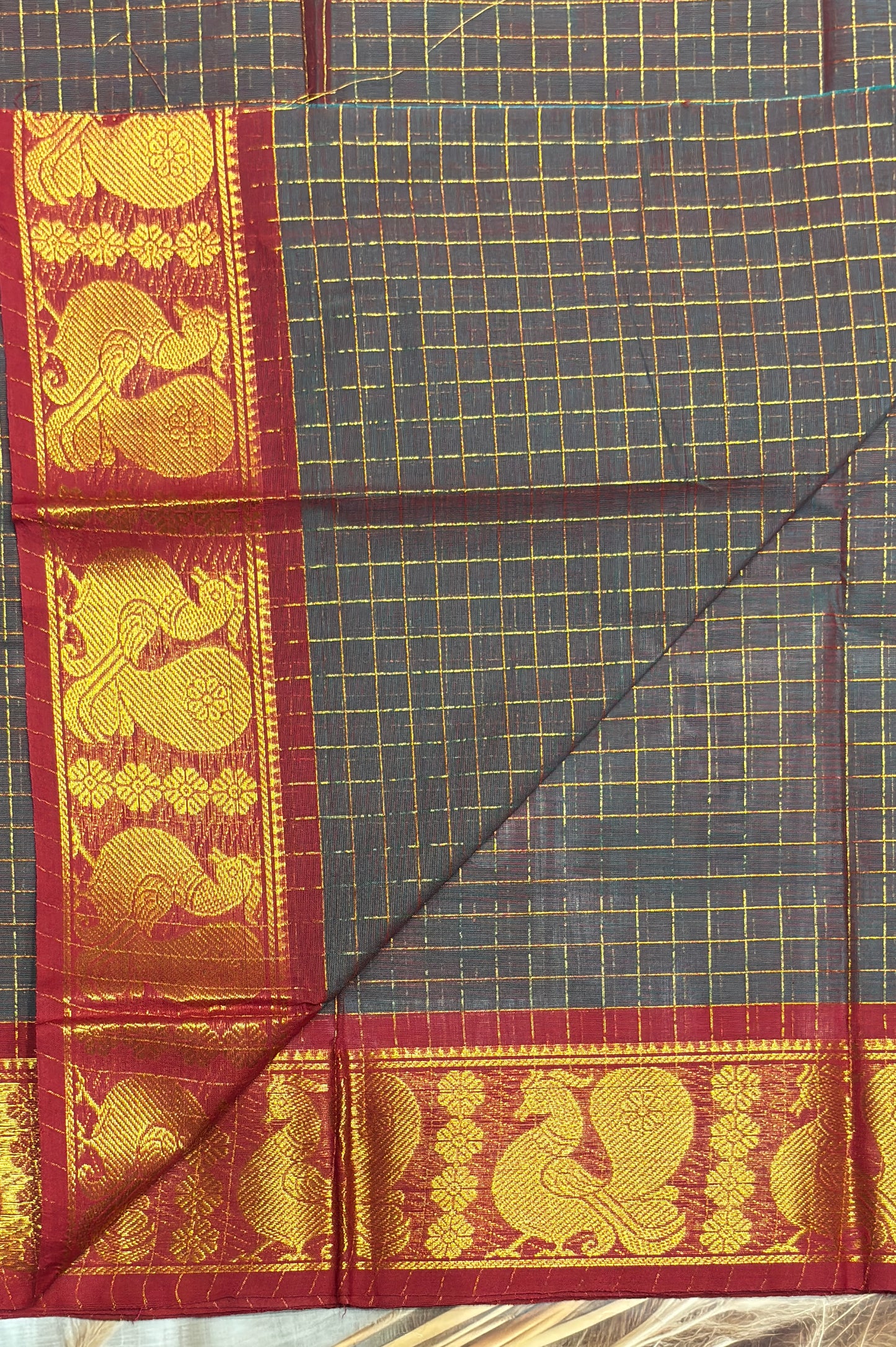 Meenakshi Premium Chettinad Cotton Saree – Zari Checks | Grey Dual Tone with Maroon| MCK96