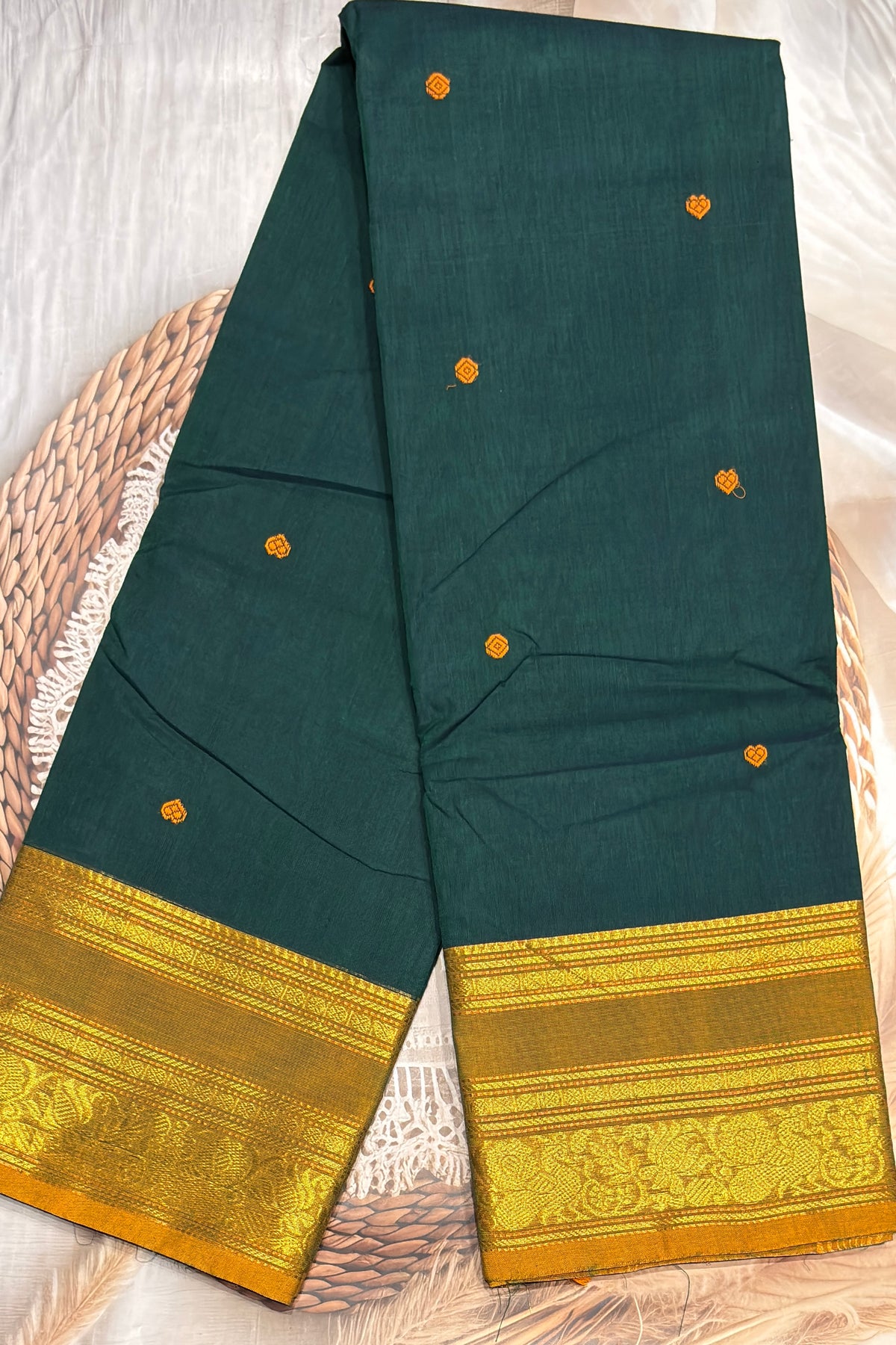 Kanchi Cotton Butta Design - Model