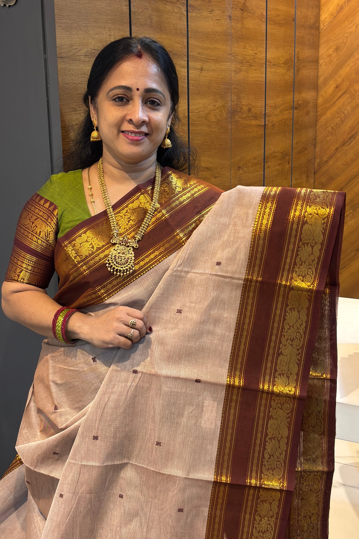 Meenakshi -Premium Kanchi Cotton Saree–Cream With Choclate | MCK71