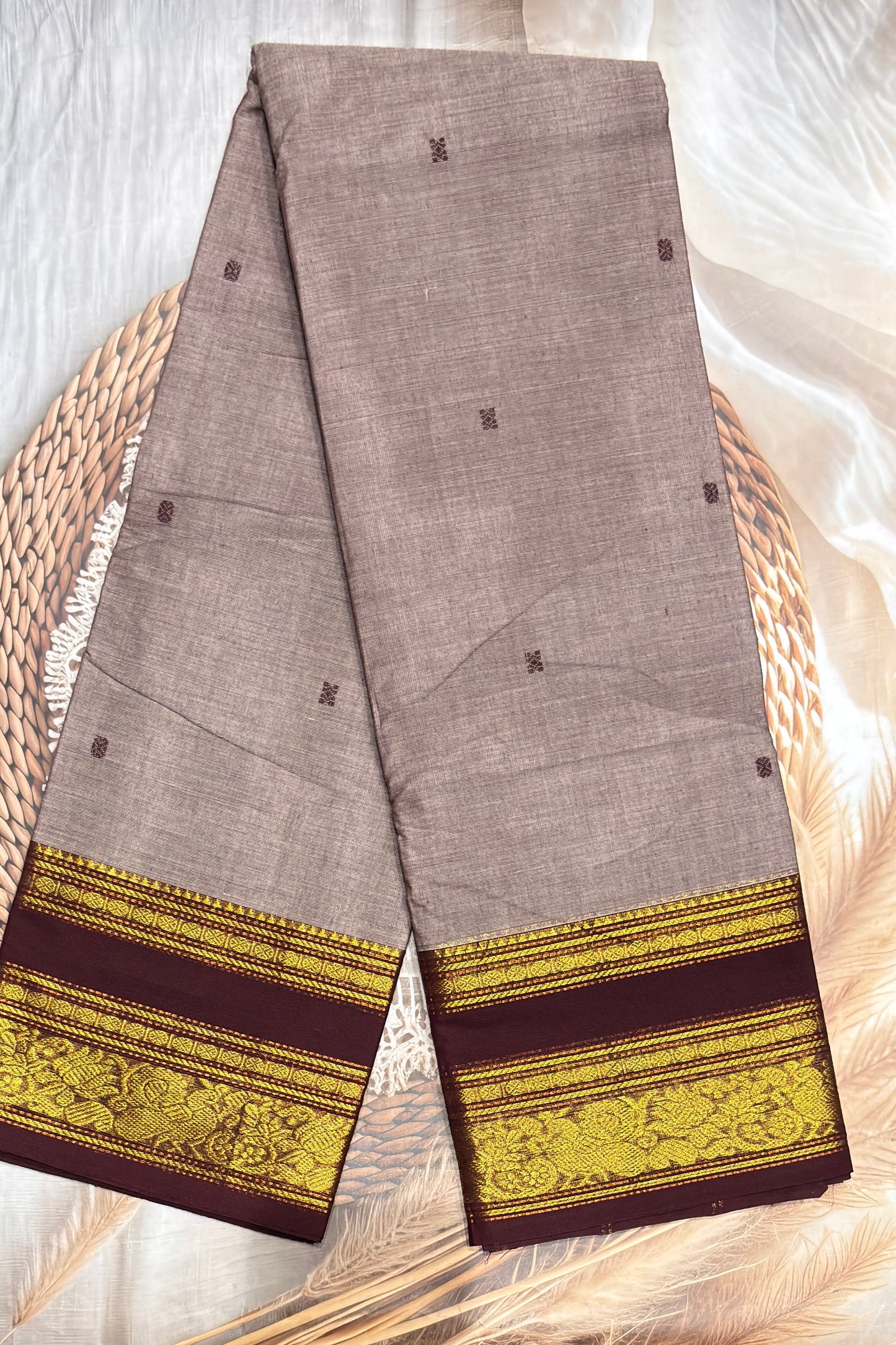 Meenakshi -Premium Kanchi Cotton Saree–Grey Dual Tone with Choclate| MCK74