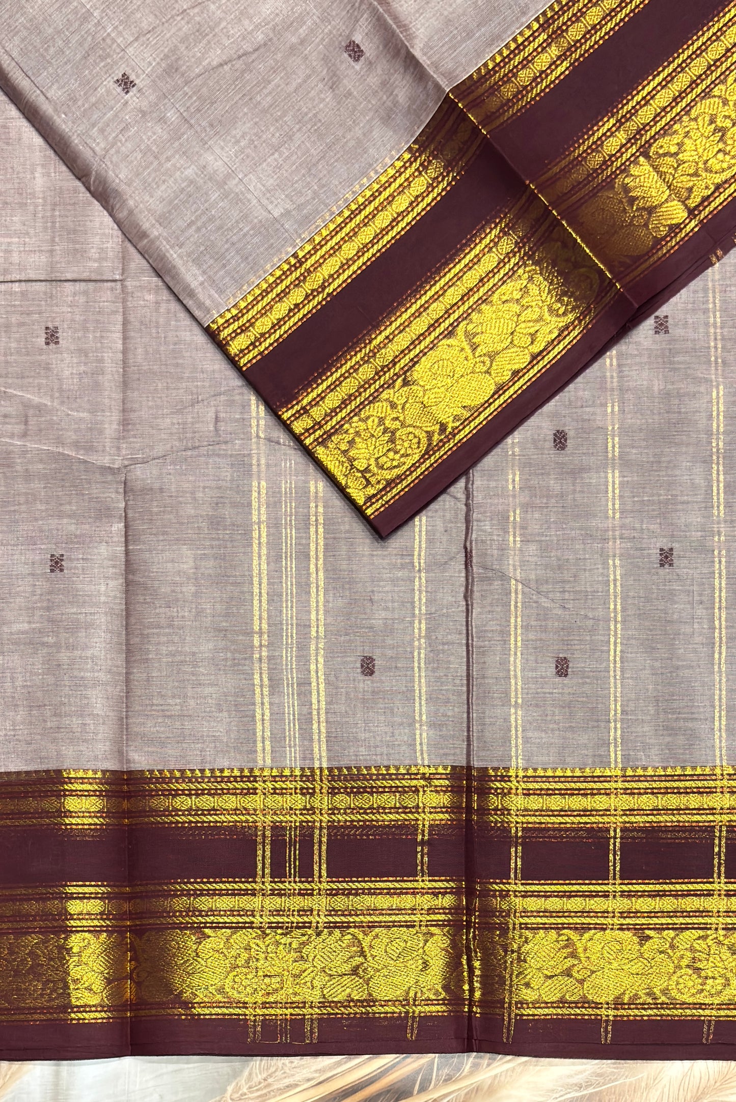 Meenakshi -Premium Kanchi Cotton Saree–Grey Dual Tone with Choclate| MCK74