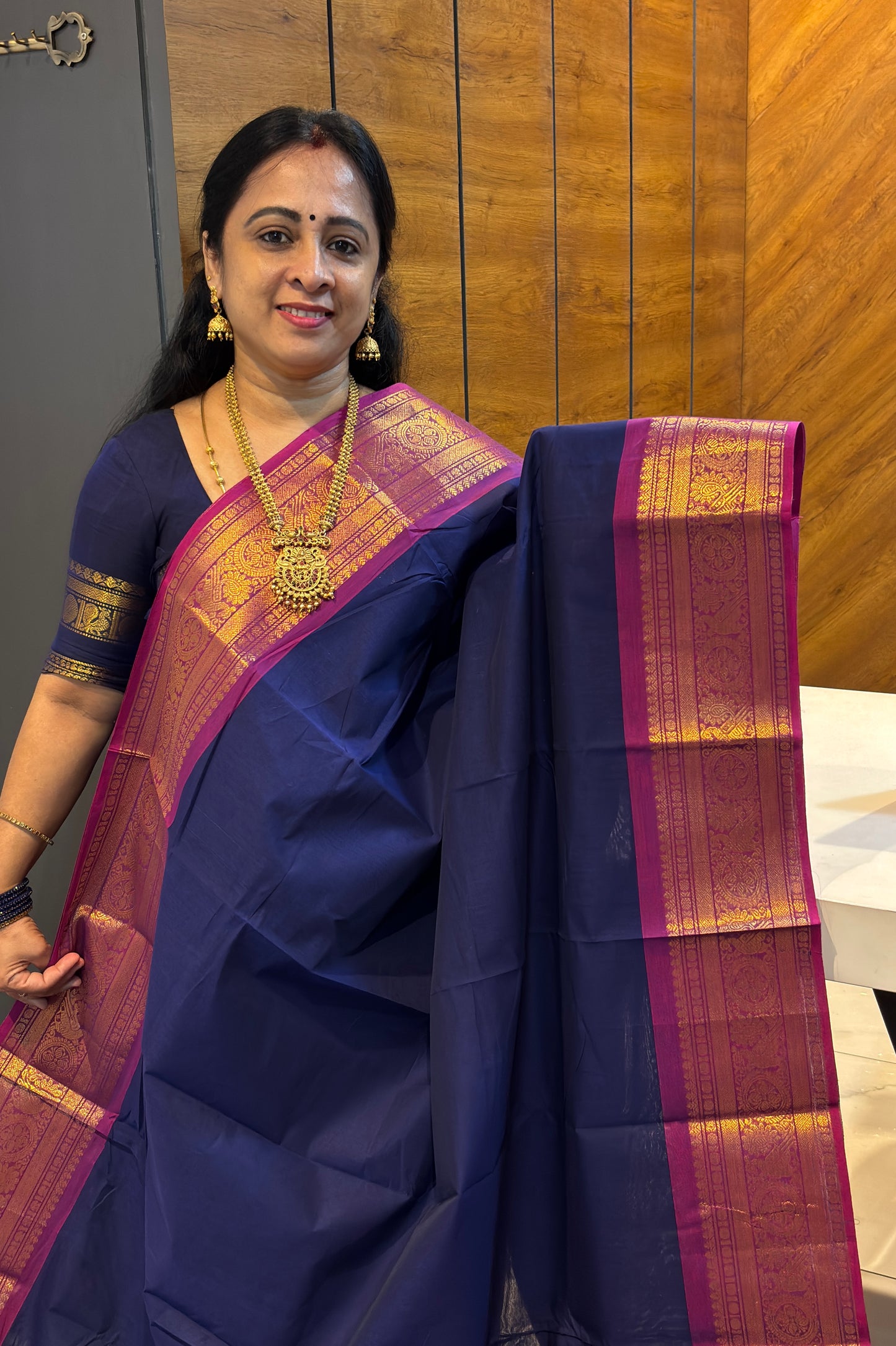 Meenakshi -Premium Kanchi Cotton Saree - Navy with  Magentay| MCK111