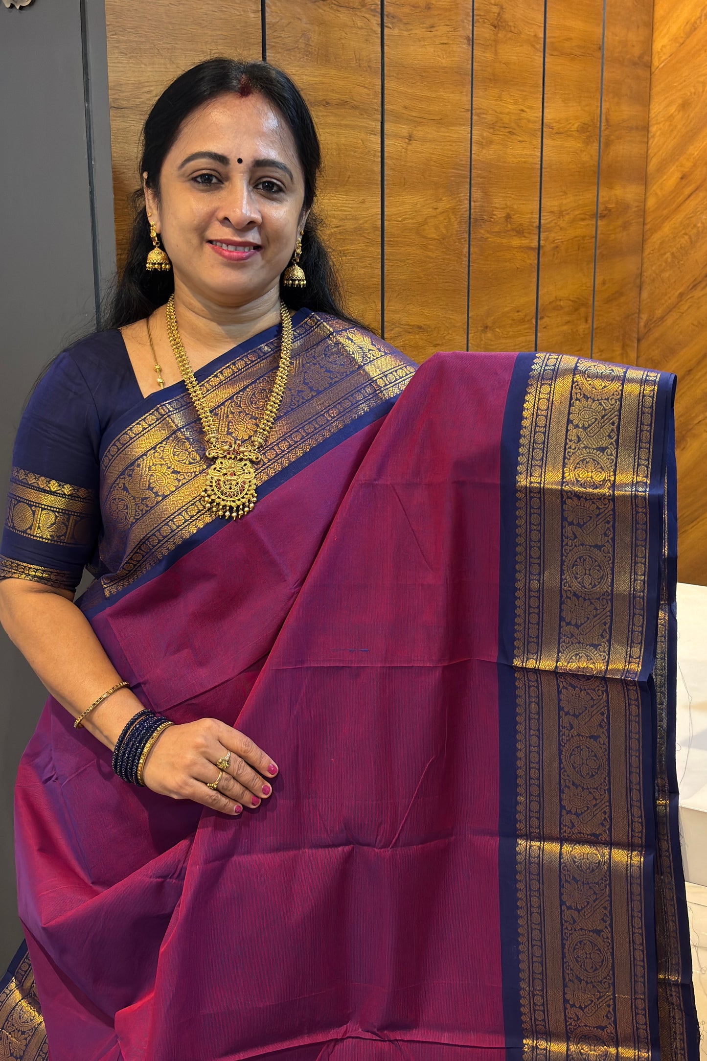 Meenakshi -Premium Kanchi Cotton Saree - Magenta with Navy| MCK110