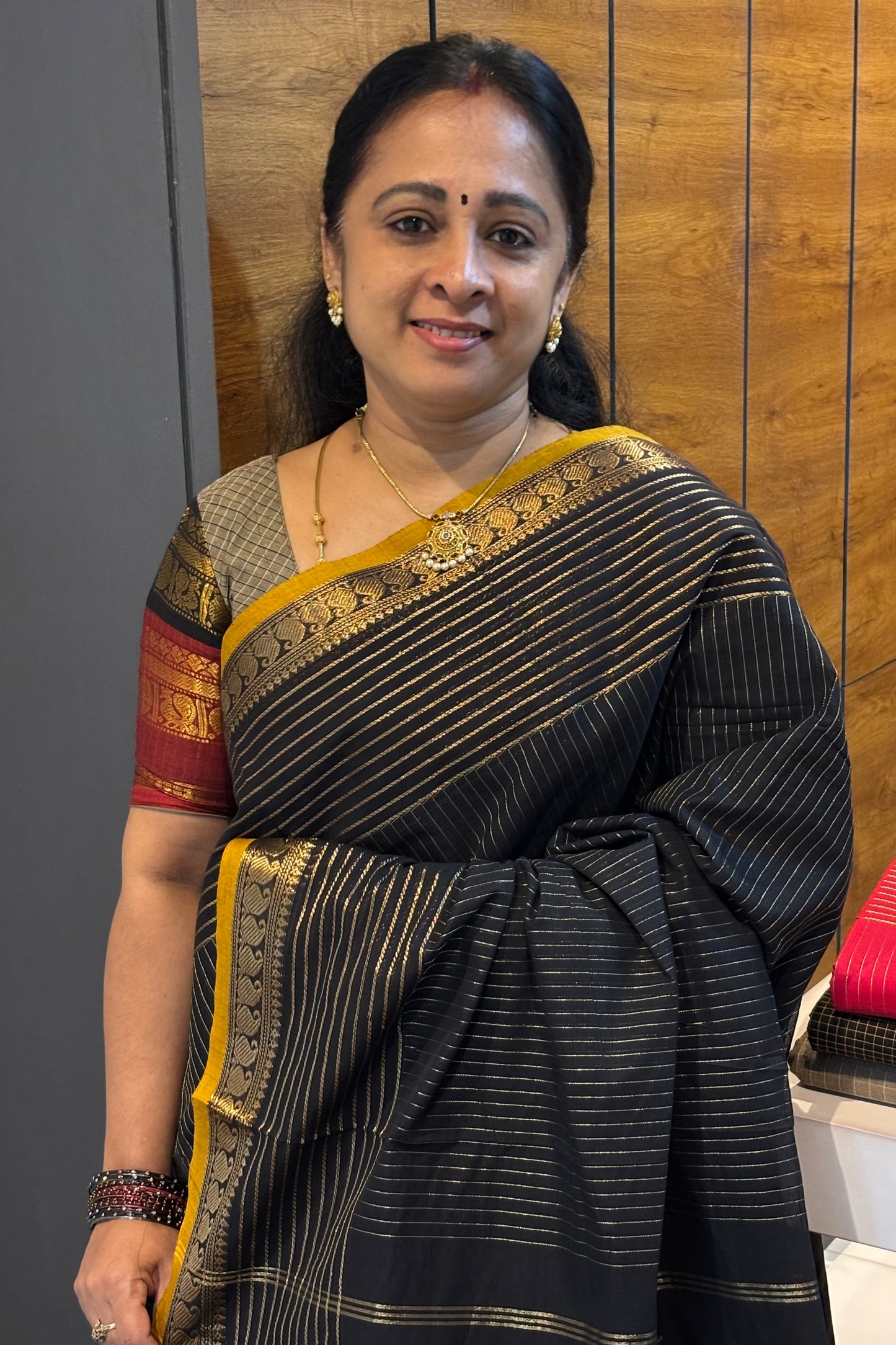 Meenakshi- Premium Kanchi Cotton Saree – Vaira Oosi | Black Mustard – MCK31