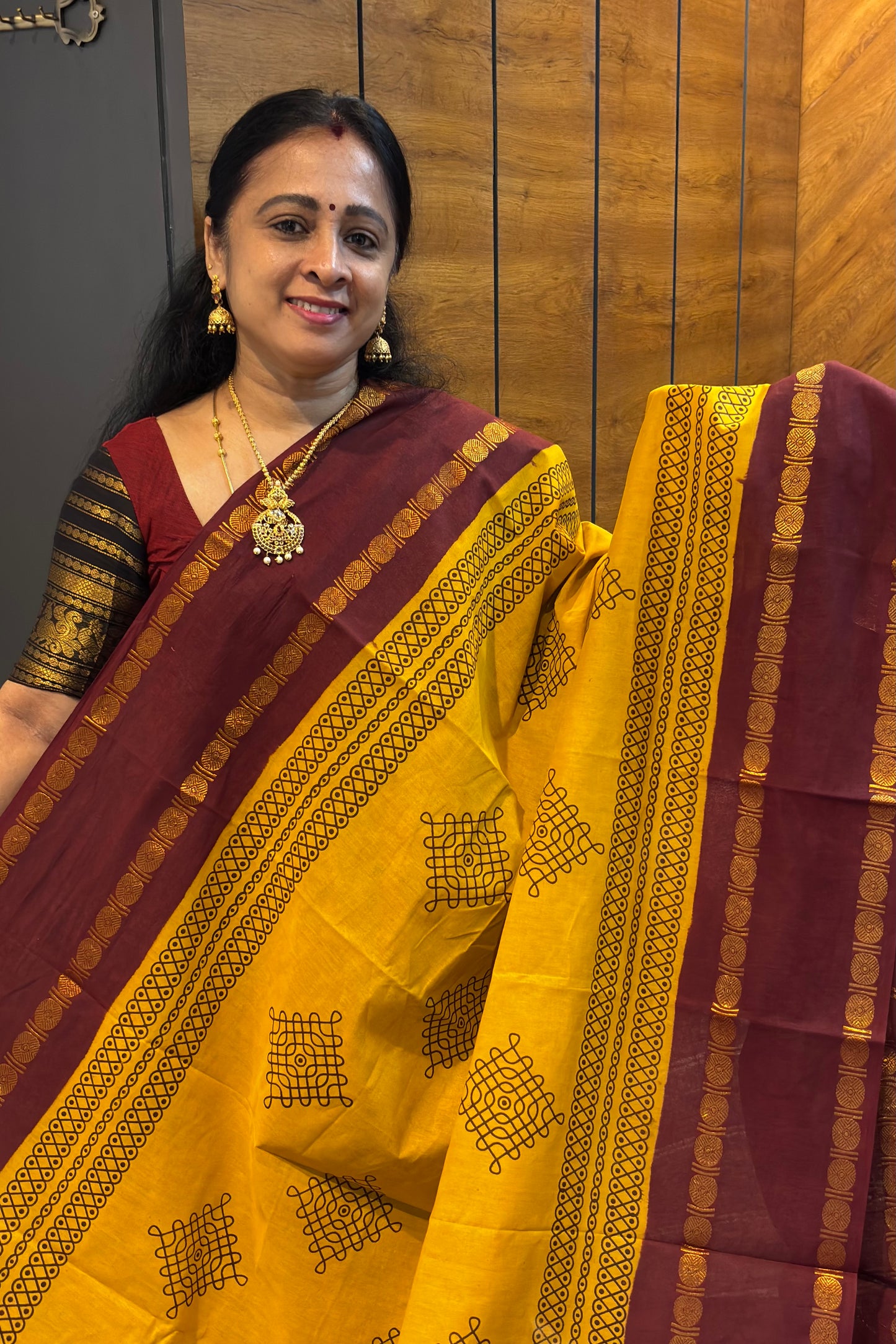 Premium Sungudi Cotton Saree – Kolam Prints- Mustard with Arakku  Contrast Rettapet Border | SC17