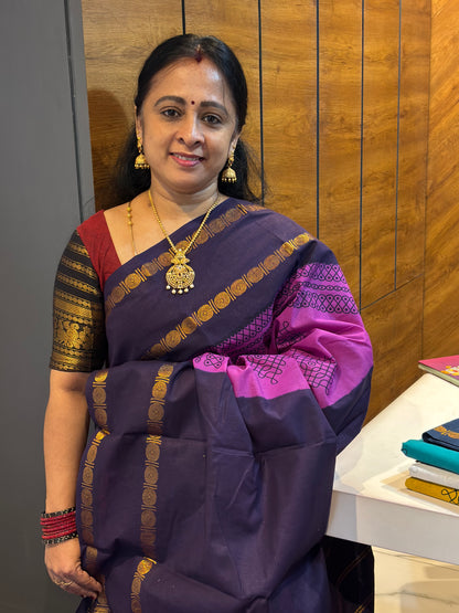 Premium Sungudi Cotton Saree – Kolam Prints- Majenta with Navy  Contrast Rettapet Border | SC20