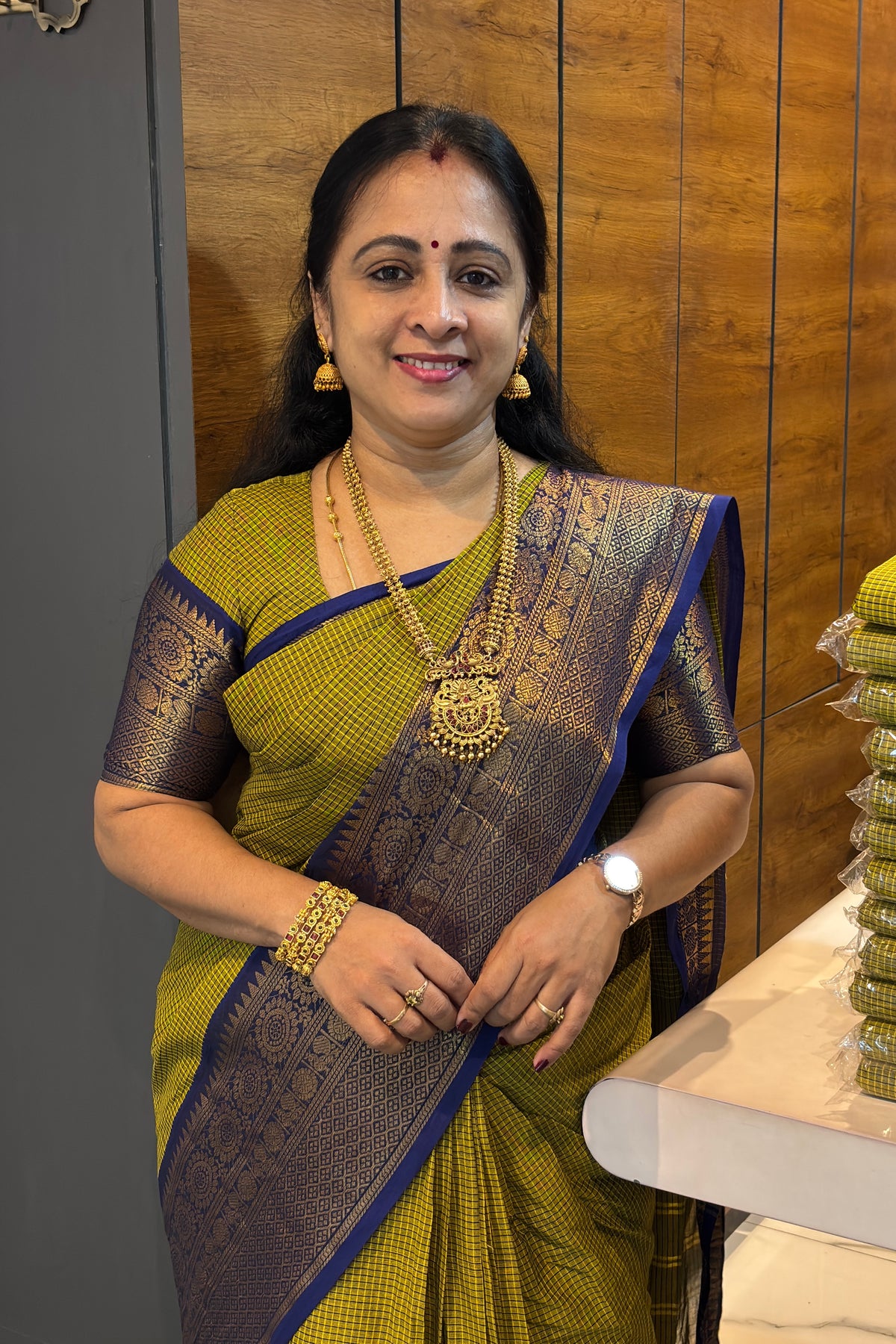 Meenakshi -Premium Kanchi Cotton Saree–Parrot Green / Royal Blue| MCK103