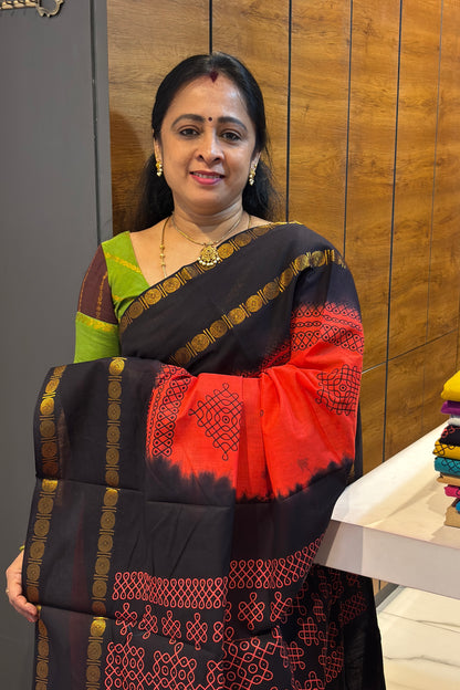 Premium Sungudi Cotton Saree – Kolam Prints- Tomato Red with Black Contrast Rettapet Border | SC28