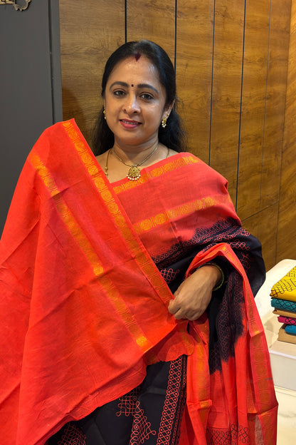 Premium Sungudi Cotton Saree – Kolam Prints- Navy  with Tomato Red Contrast Rettapet Border | SC30