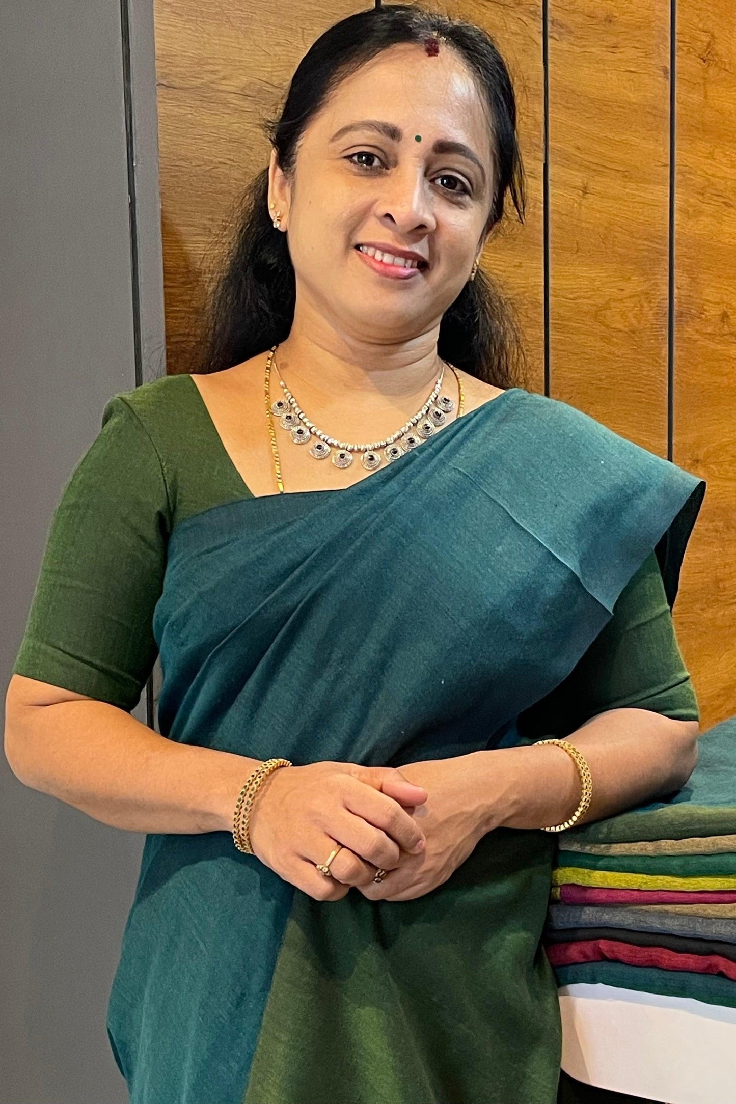 Handloom Kadhi Contrast Saree- Green-MB-KD-CON-02 - Manju Boutique