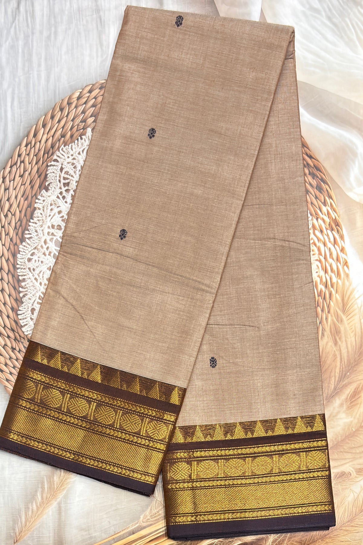 Kanchi Cotton Butta Design - Model