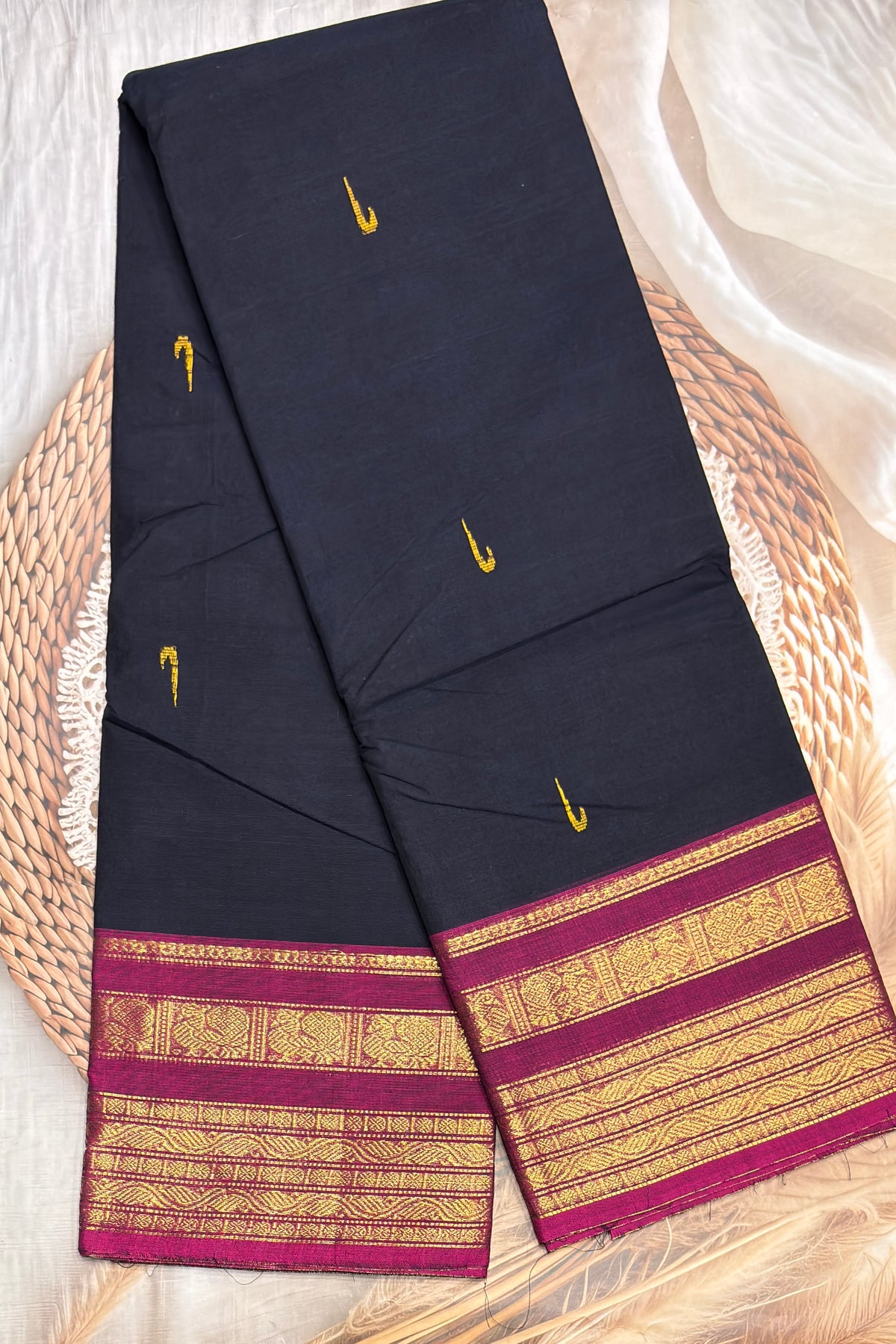 Kanchi Cotton Butta Design - Model