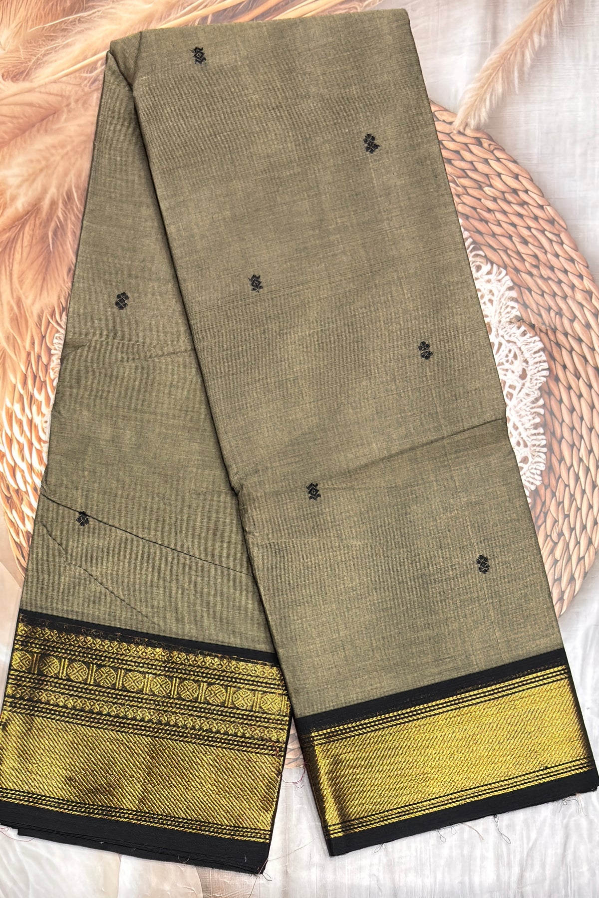 Kanchi Cotton Butta Design - Model