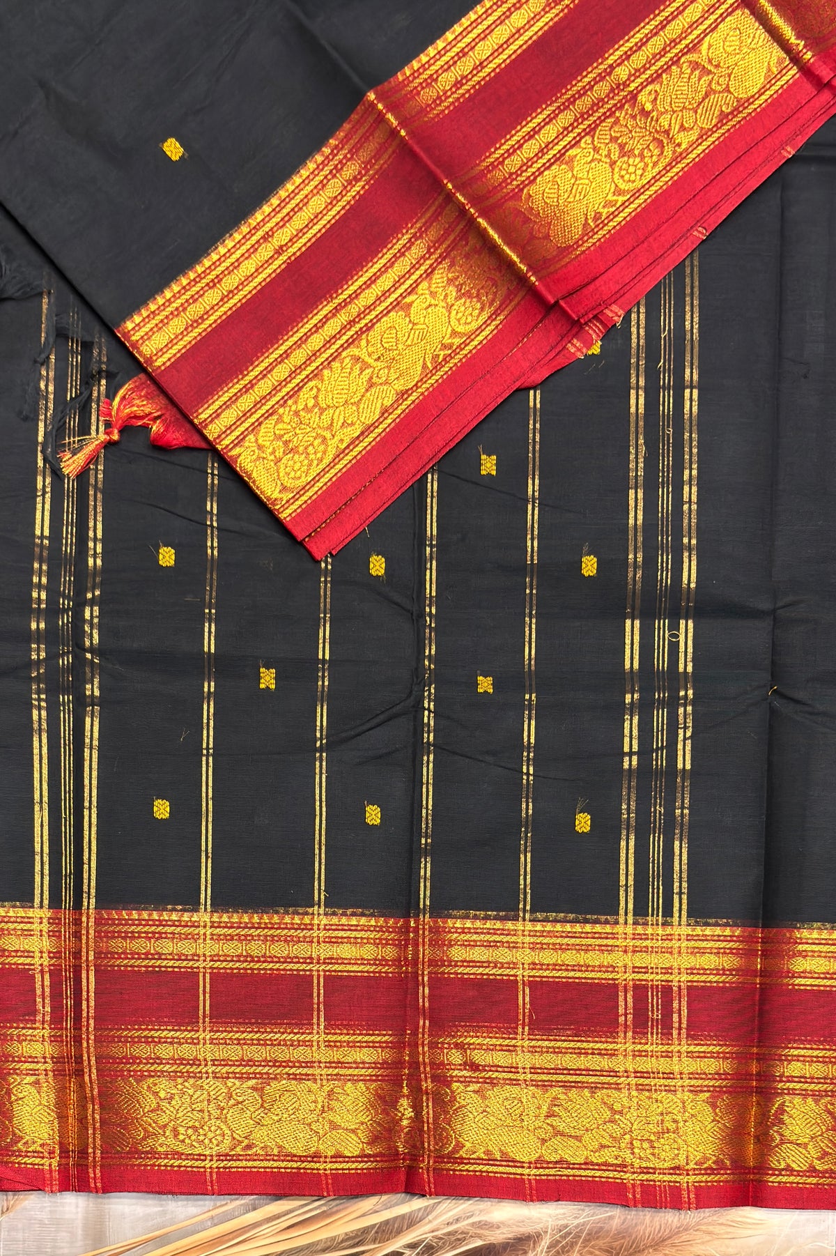 Kanchi Cotton Butta Design - Open View