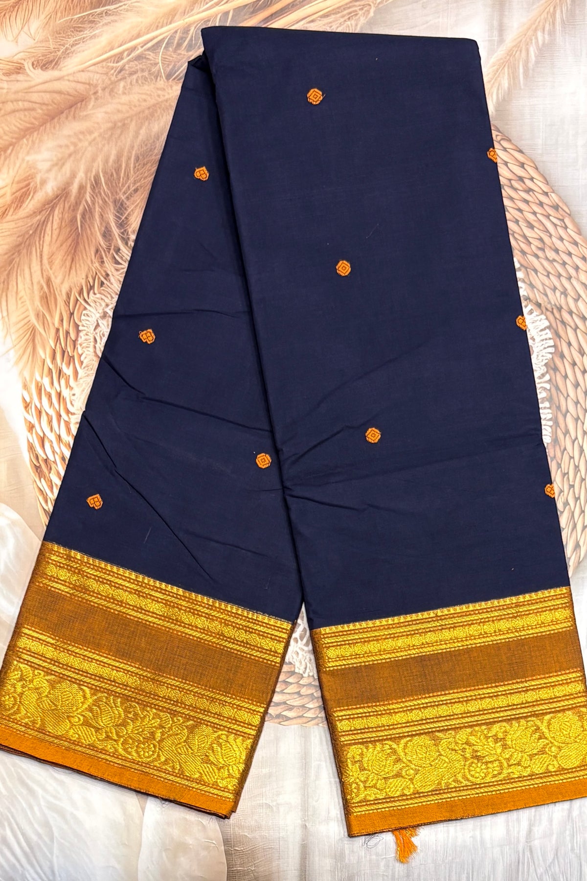 Kanchi Cotton Butta Design - Model